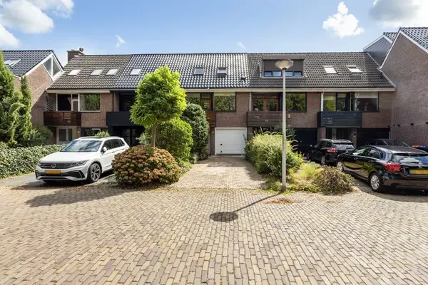 Tussenwoning te koop: Lauwers 40, Zwijndrecht