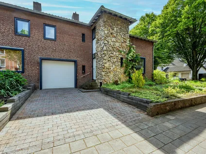 Twee-onder-één-kap te koop: Le Bron De Vexelastraat 2, Vrijveld Roermond