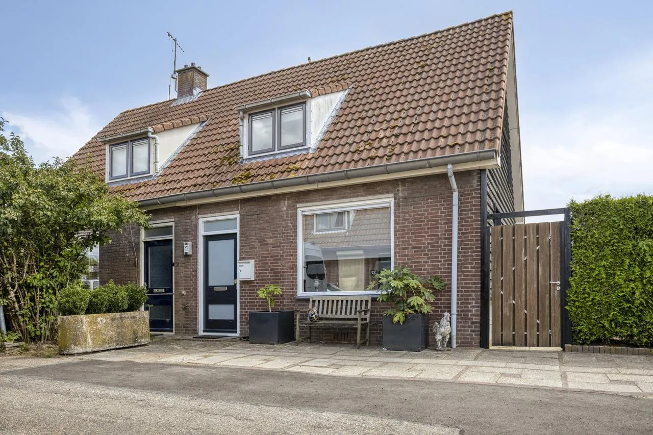 Twee-onder-één-kap te koop: Leedjes 2, Driel