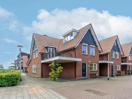 Hoekwoning te koop: Leeghwater 82, Vossepolder Hillegom
