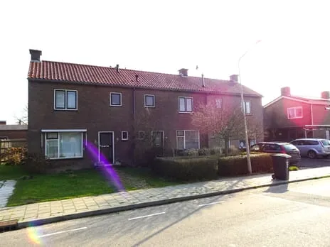 Tussenwoning te koop: Leekerweg 7, Barsingerhorn (woonkern) Barsingerhorn