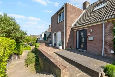 Tussenwoning te koop: Leemkoel 13, Klinkerkwartier Landgraaf