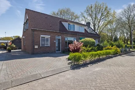 Twee-onder-één-kap te koop: Leemweg 59, Nieuw-Amsterdam-Centrum Nieuw-Amsterdam