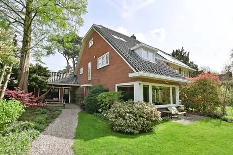 Twee-onder-één-kap te koop: Leemzeulder 2B, Zwarte Berg Laren (Nh)