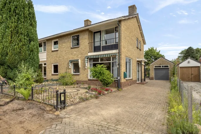 Twee-onder-één-kap te koop: Leenakkersweg 9, Zuidlaren Zuidlaren