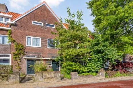 Tussenwoning te koop: Leenderweg 190, Kerstroosplein Eindhoven