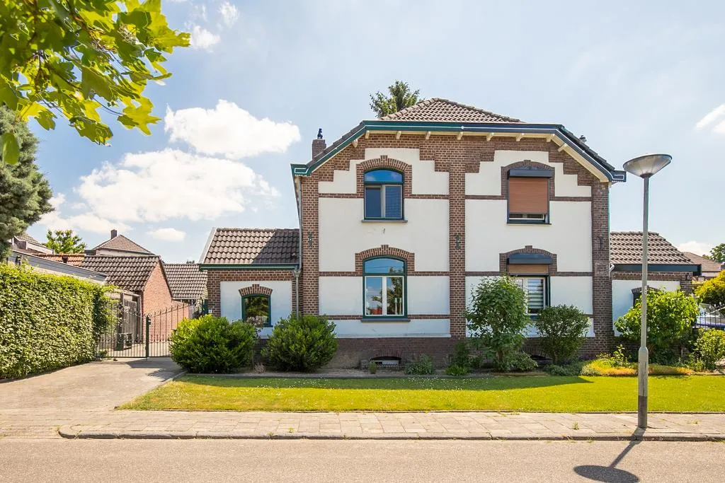 Twee-onder-één-kap te koop: Leenstraat 4, Landgraaf
