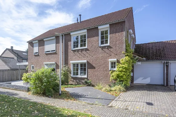 Koopwoning: Leesjongenstraat 26A in Hoensbroek - €319.000 - 142m²