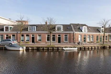Tussenwoning te koop: Leeuwarderkade 4, Bomenbuurt Sneek
