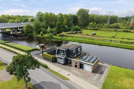 Vrijstaande woning te koop: Leeuwarderstraatweg 1, Noord Heerenveen