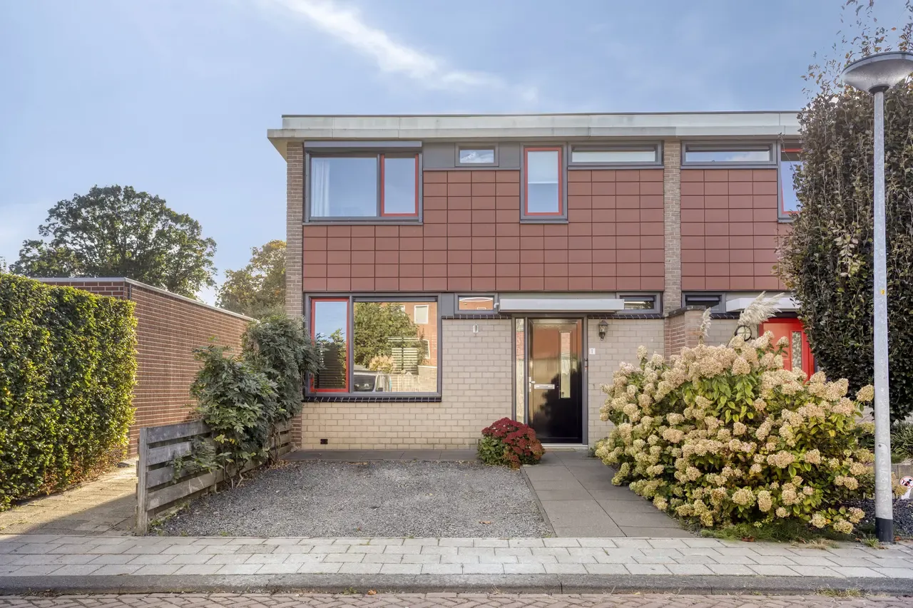 Hoekwoning te koop: Leeuwebekstraat 1, Barneveld