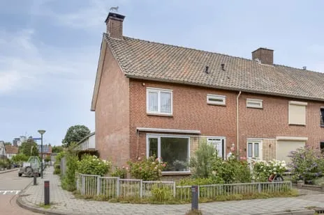 Hoekwoning te koop: Leeuwenbekstraat 53, Bloemenwijk Veghel