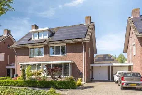 Tussenwoning te koop: Leeuwenborchweide 11, Kern Dierdonk Helmond