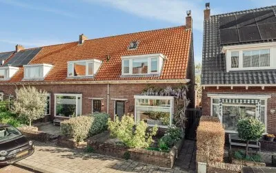 Hoekwoning te koop: Leeuwendalersstraat 23, Muiderkring Haarlem