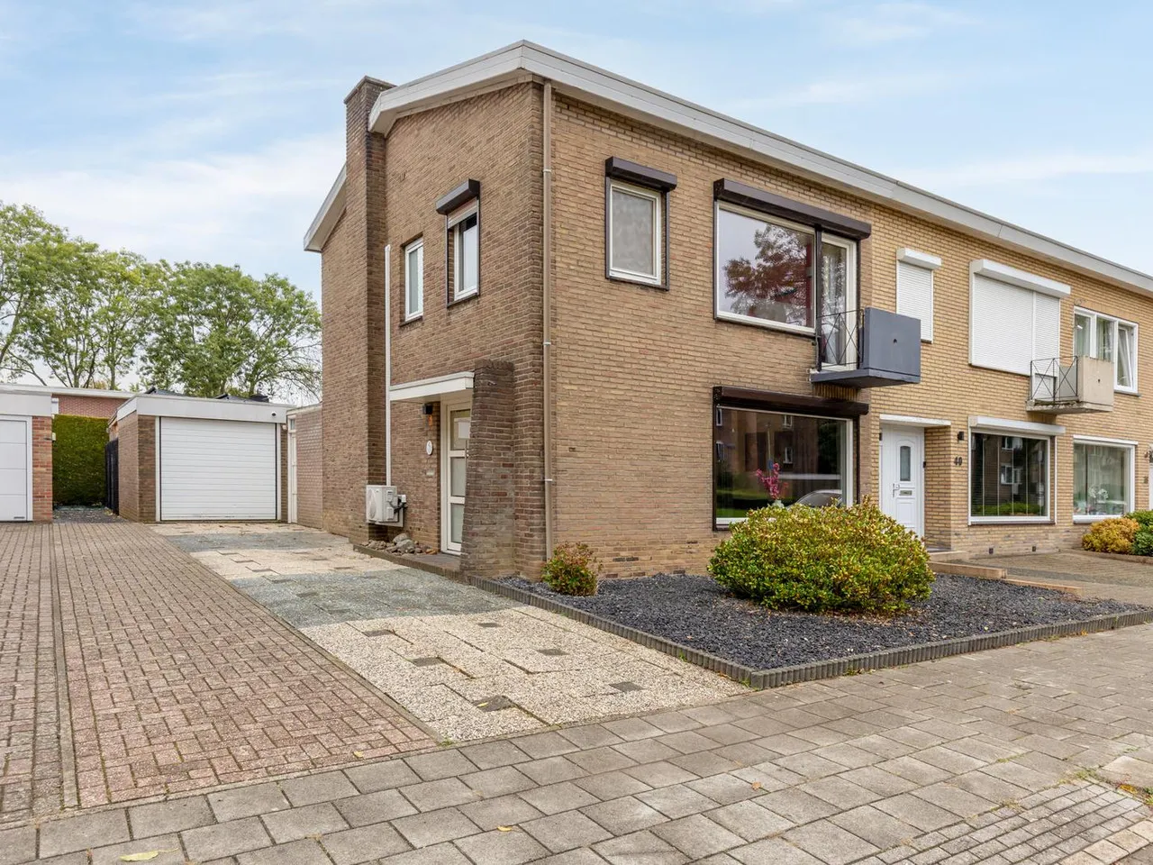Hoekwoning te koop: Leeuwenhoekstraat 42, Geleen