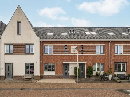 Tussenwoning te koop: Leeuwenhorststraat 11, De Tuinen Bleiswijk