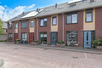 Tussenwoning te koop: Leeuwenkamp 8, Lient e.o. Hooglanderveen