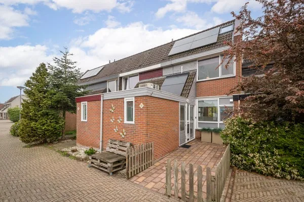 Tussenwoning te koop: Leeuwerik 8, Centrum Venhuizen Venhuizen