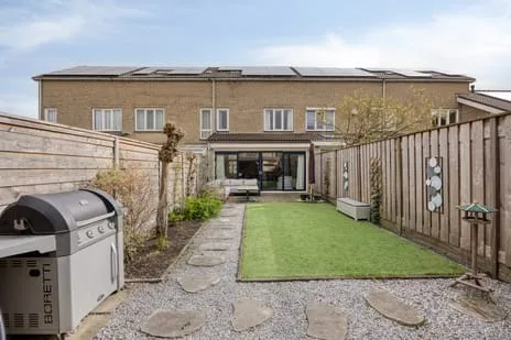 Tussenwoning te koop: Leeuwerikhof 33, Roelofarendsveen-Noord Roelofarendsveen