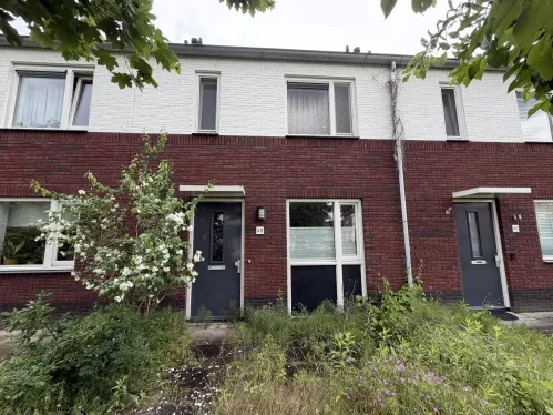 Tussenwoning te huur: Leeuweriklaan 48, Weg naar Laren en omgeving Zutphen