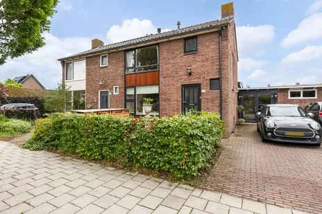 Twee-onder-één-kap te koop: Leeuwerikstraat 22, Brummense Enk Oost Brummen
