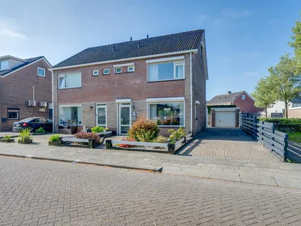 Twee-onder-één-kap te koop: Leeuwerikstraat 51, Sint Willebrord St. Willebrord