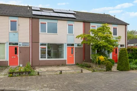 Tussenwoning te koop: Léharstraat 32, Zonnemaat Zevenaar