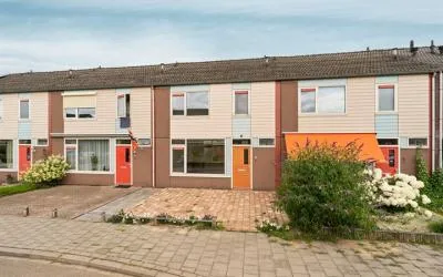 Tussenwoning te koop: Léharstraat 6, Zonnemaat Zevenaar