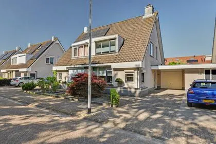 Tussenwoning te koop: Leidschendamstraat 28, Leeuwerik Oost Tilburg
