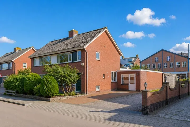 Twee-onder-één-kap te koop: Leidsemeerstraat 25, Buitenkaag Buitenkaag
