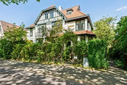 Twee-onder-één-kap te koop: Leidsestraatweg 9, Oranje Nassau Oegstgeest