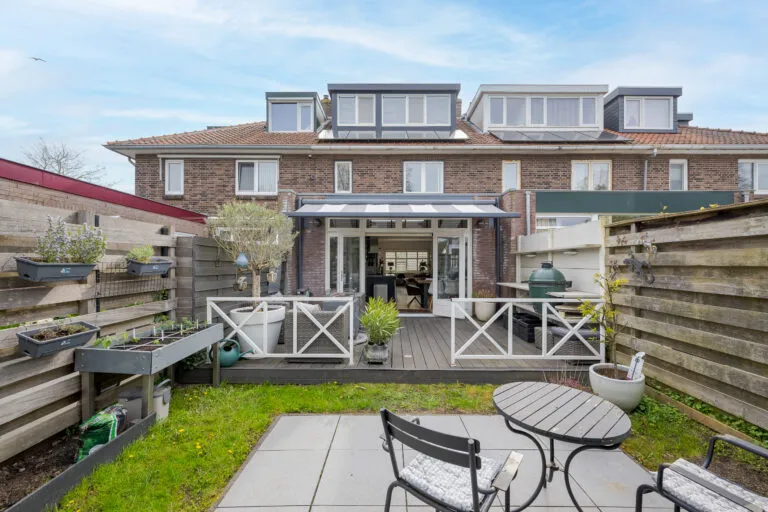 Tussenwoning te koop: Leidseweg 333, Voorschoten