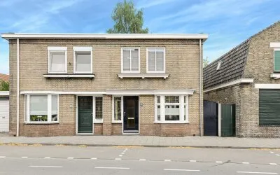 Twee-onder-één-kap te koop: Leijsenhoek 85, Centrum Oosterhout