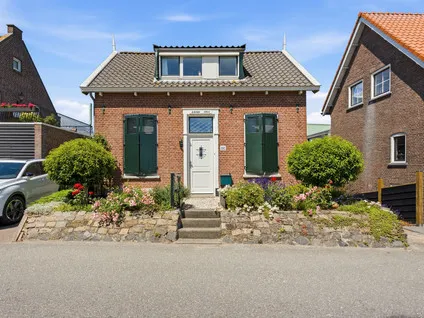 Vrijstaande woning te koop: Lekdijk 102, Nieuw-Lekkerland-Dorp Nieuw-Lekkerland