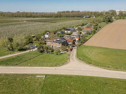Twee-onder-één-kap te koop: Lekdijk West 17, Buitengebied ten zuiden van Amsterdam-Rijnkanaal Wijk Bij Duurstede