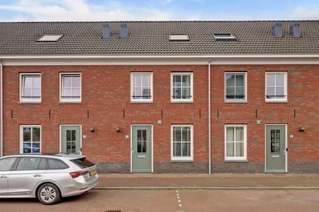 Tussenwoning te koop: Lekstraat 16, Het Dorpshart Hoef En Haag