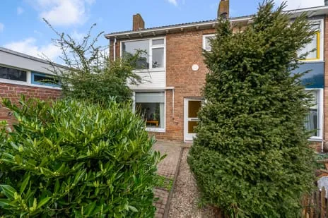Tussenwoning te koop: Lekstraat 5, Oosterwijk Beverwijk