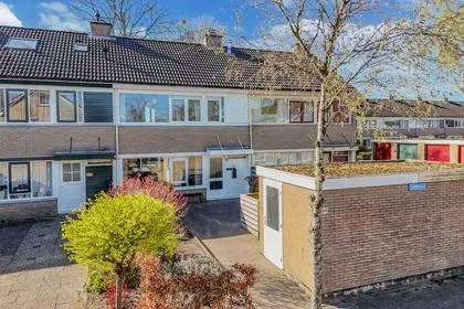 Tussenwoning te koop: Lekstraat 68, Emmeloord-Espelervaart-Espelervaart West Emmeloord