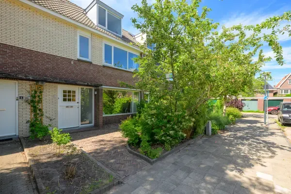 Tussenwoning te koop: Lekstraat 8, Meerburg Leiden