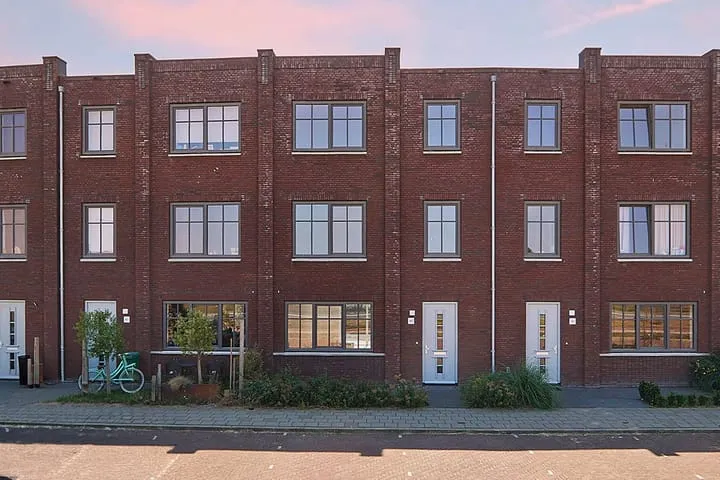 Tussenwoning te koop: Lelie 45, Hooghkamer Voorhout