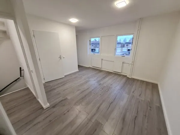 Tussenwoning te huur: Lelieberg 21-02, Roosendaal