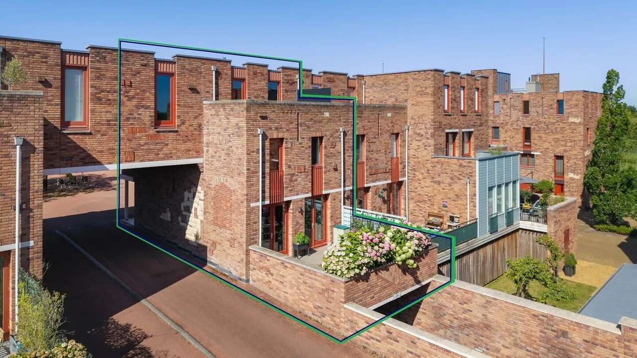 Tussenwoning te koop: Leliënhuyze 2, 'S-Hertogenbosch