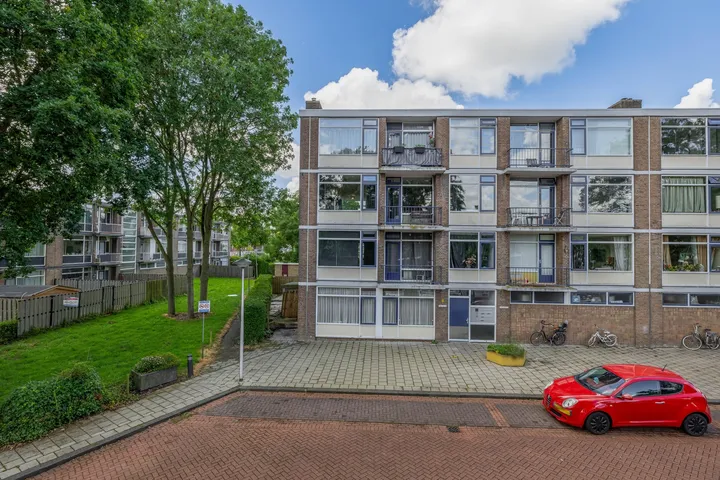 Appartement te koop: Lelieplein 1B, Hoogwerf-Noord Spijkenisse