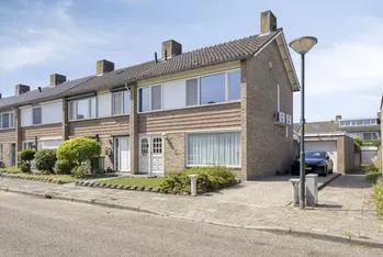 Corner house for sale: Leliestraat 1, Maarheeze Maarheeze