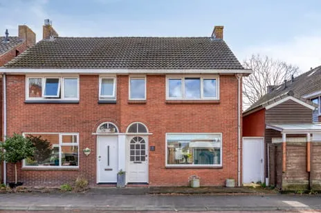 Tussenwoning te koop: Leliestraat 1, Bloemenbuurt Meppel