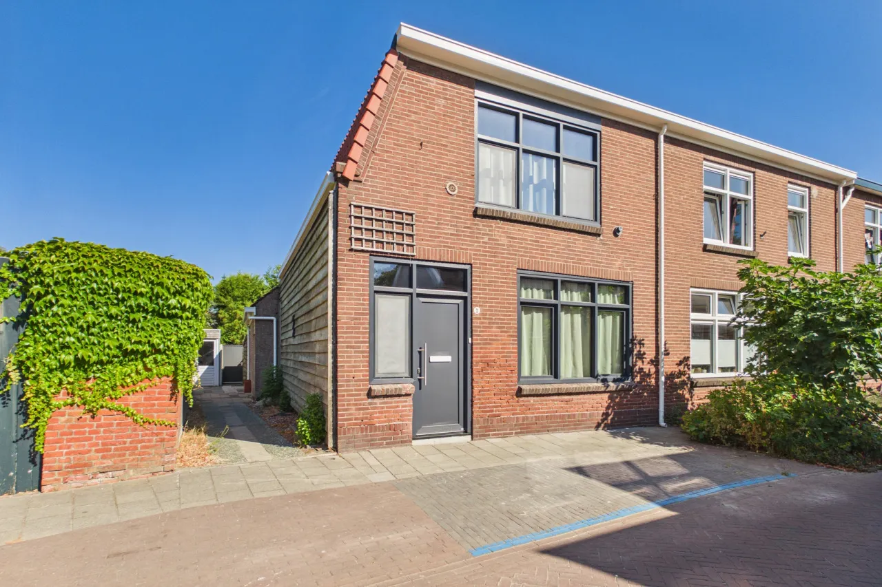 Hoekwoning te koop: Leliestraat 1, Middelburg