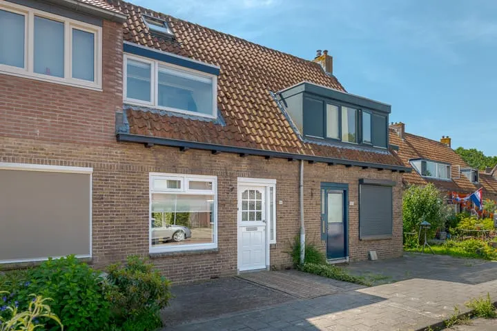 Tussenwoning te koop: Leliestraat 18, Ten oosten van Apeldoornseweg Hattem