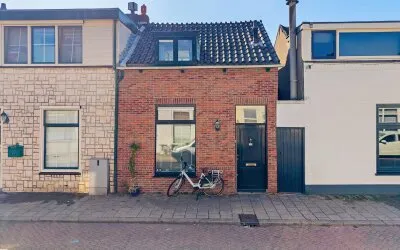 Corner house for sale: Leliestraat 20, Noletbuurt Schiedam