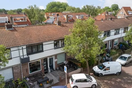 Tussenwoning te koop: Leliestraat 26, Van Boetzelaerstraat Alphen Aan Den Rijn