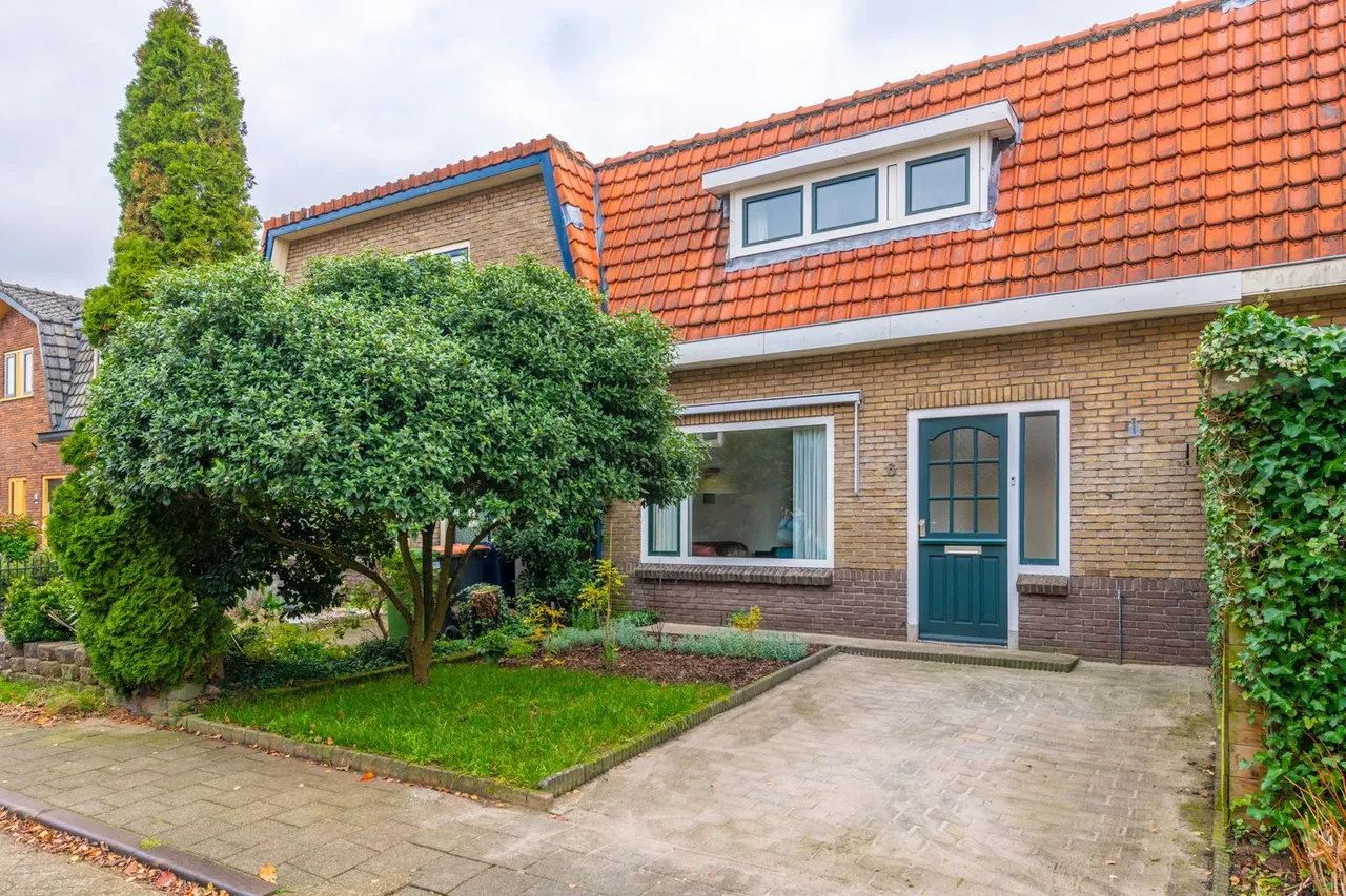 Tussenwoning te koop: Leliestraat 6, Zeist